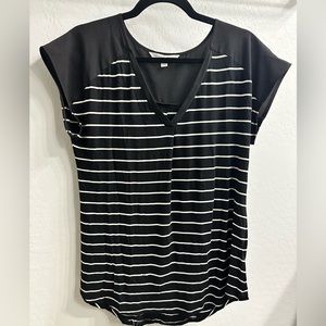 Adrienne Vittadini black and white horizontal stripe shirt size medium
